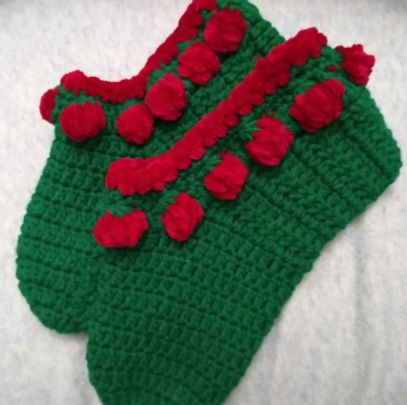 Strawberry sleepers, Handmade crochet - Picture 1 of 8